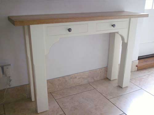 hand-painted-tulip-tel-table-with-drawers